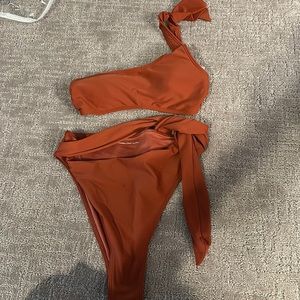 Abercrombie burnt orange one shoulder bikini set